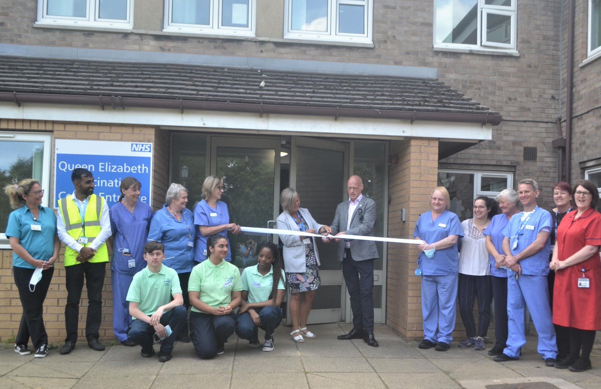 🎀 The ribbon has officially been cut on our new Queen Elizabeth Covid-19 Vaccination Centre which celebrated its official opening on Tuesday 21 June. 

To find out more about our launch click here ▶️ bit.ly/3nxMXao (1/2)