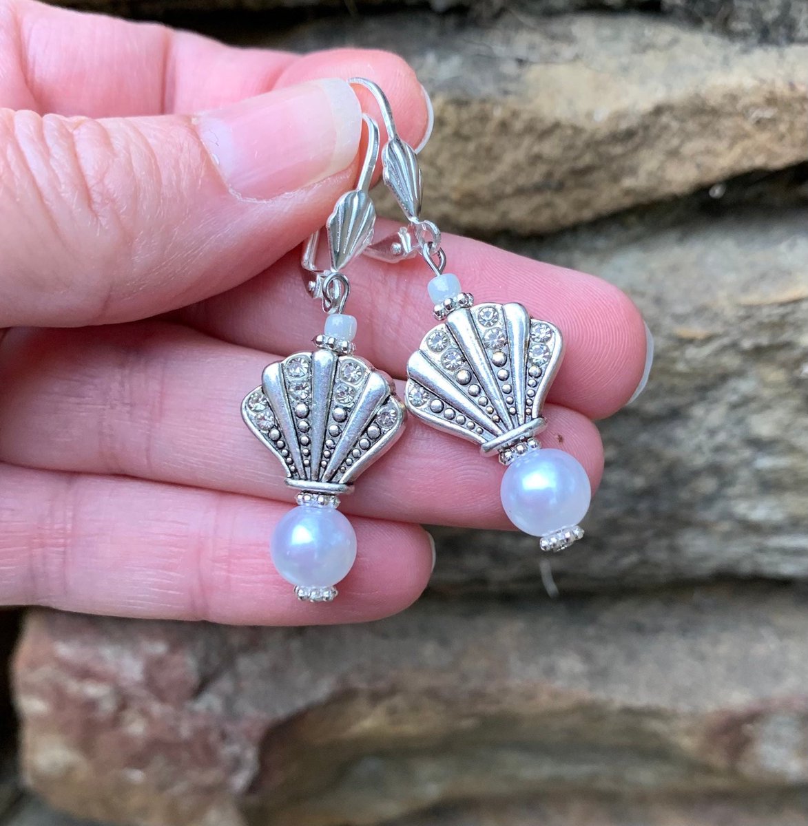 #Kaybejeweled #etsy shop: Rhinestone Seashell Pearl Earrings - Beach Jewelry - Beach Wedding etsy.me/3ODUNLl #seashellearrings #pearlearrings #beachwedding #rhinestoneearrings #beachjewelry