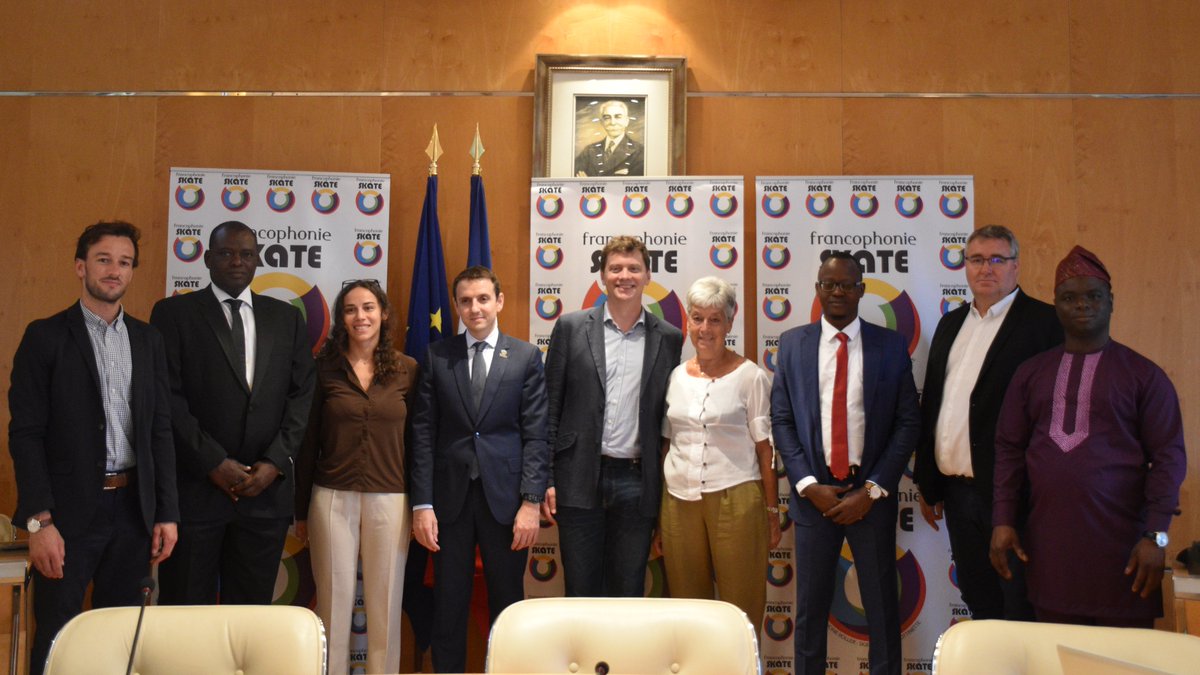 FranceOlympique's tweet photo. ✍️ Les #fédérations 🇫🇷, 🇧🇯 et 🇨🇮 de Roller Sports ont signé hier, au #CNOSF, les statuts de "Francophonie Skate" 🛹🛼 . Un pas de plus pour la vitalité de la langue française et pour la #coopération entre les mouvements sportifs de l'espace #francophone. https://t.co/N9soao1Cuj