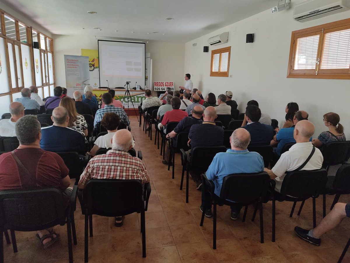 ✔️ <a href="/grupo_peisa/">Grupo Peisa</a> está en la Feria Nacional del Campo (<a href="/FeriaCampo/">Fercam</a>) de #manzanares, colaborando con #riegosazuer, donde hemos impartido una conferencia sobre energía #fotovoltaica para #autoconsumo.
¡Un placer aportar nuestra experiencia en las #EnergiasRenovables!👏🏽🍃

<a href="/masanflo79/">Manuel Sanchis</a>