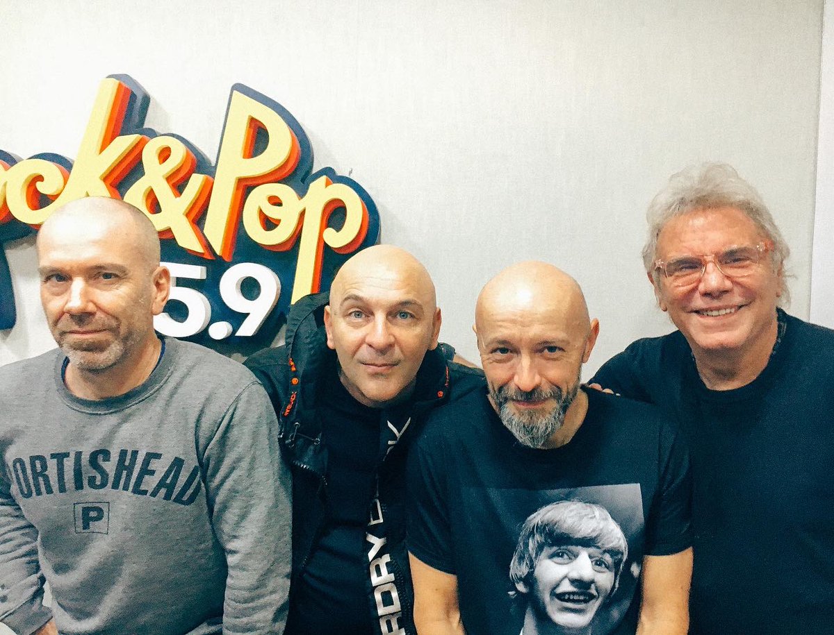 fmrockandpop's tweet photo. 😂BETO Y LOS 3️⃣ PELADOS👏

👉 El experto en cine y series, el productor ejecutivo de #NadieNosPaea y el director de la radio. Todo el poder en tres peladas!! 👏🤣 @elbetocasella @alexispuig #Pento #Julio 

#fmRockAndPop https://t.co/t06VIiZ6sl