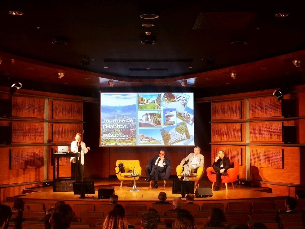 🏢🖥 <a href="/OSubra_Pau/">✨Olivier Subra✨</a> est intervenu à la journée de l'habitat, organisée par la Communauté d'agglomération Pau Béarn Pyrénées. Merci aux équipes à l'initiative de ces tables rondes enrichissantes, qui illustrent les notions de qualité #urbaine et #architecturale des opérations locales