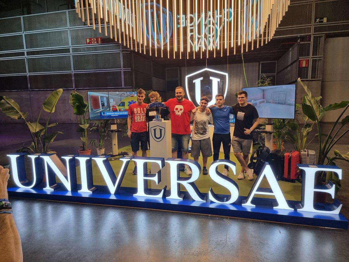 Ya estamos empezando @DreamHackSpain Valencia en el magnífico stand de <a href="/_Universae/">UNIVERSAE</a>!
En breves se abrirán las inscripciones para el clasificatorio de la ClashAllStars donde además podréis conocer a vuestras estrellas favoritas!