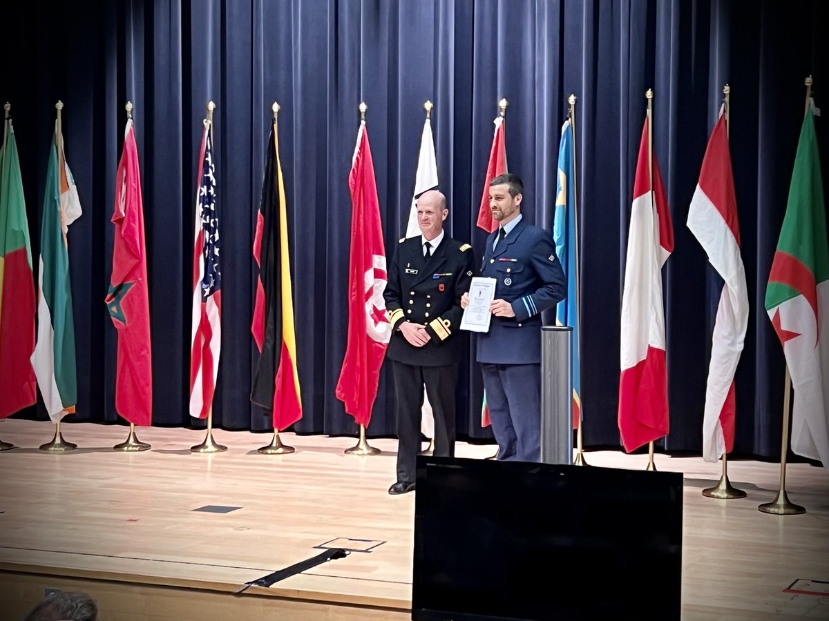 AStCBelDef's tweet photo. 🎬🎓 WE DID IT !!

This morning, one by one, we received our diploma from the Commander of the Royal Military Academy after an intensive year with fabulous (international) teamwork. 🤝

Many thanks to all the teachers and especially to our families! 🙏 https://t.co/Fgb8rY9PqD