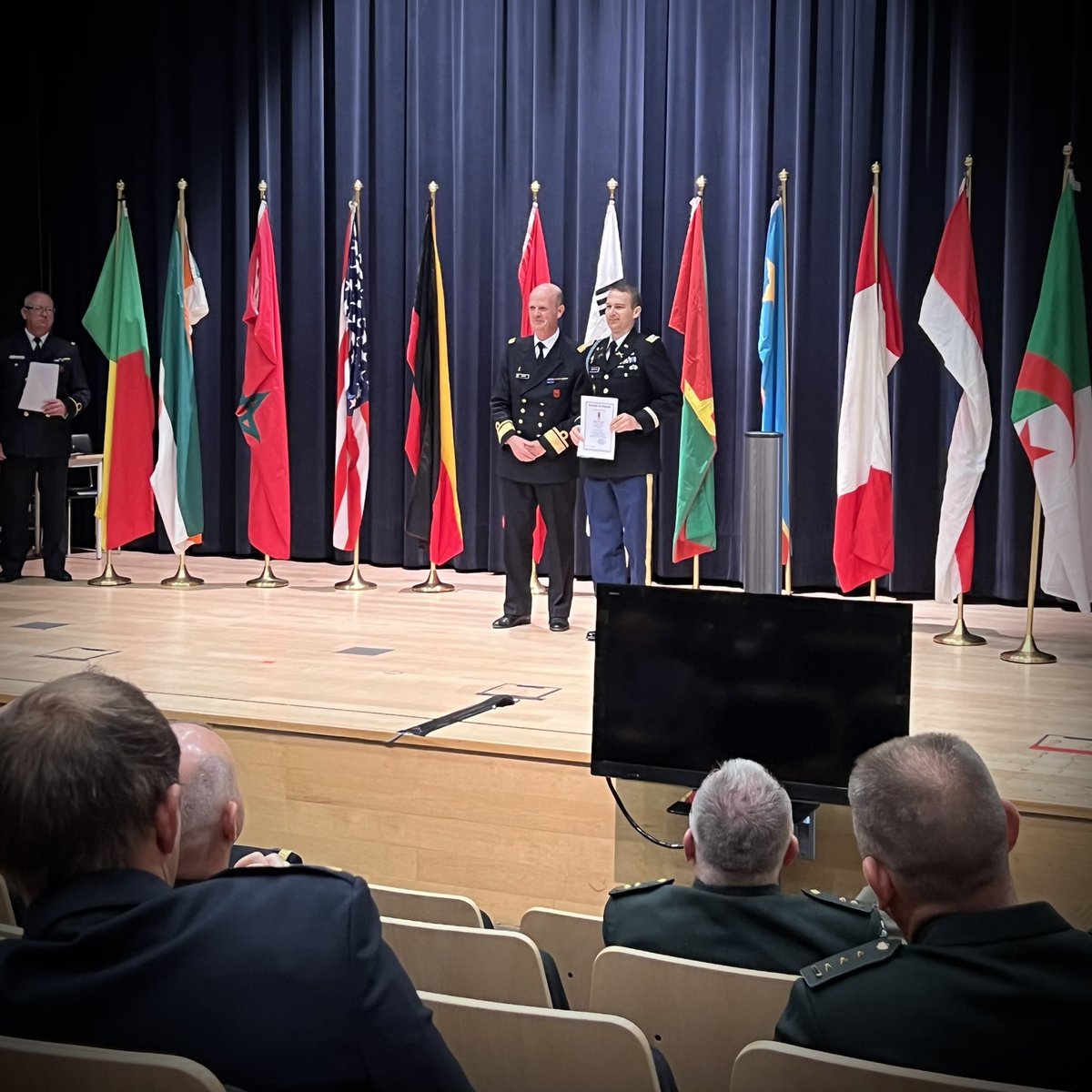 AStCBelDef's tweet photo. 🎬🎓 WE DID IT !!

This morning, one by one, we received our diploma from the Commander of the Royal Military Academy after an intensive year with fabulous (international) teamwork. 🤝

Many thanks to all the teachers and especially to our families! 🙏 https://t.co/Fgb8rY9PqD