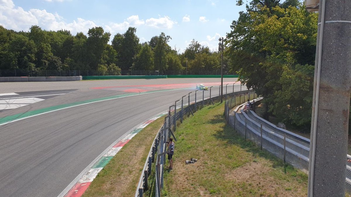 SalaStampRacing's tweet image. A Monza l'azione dei #BronzeTest per #ELMS  #4hMonza Parabolica dalla torretta!
📸 @AlessandroSala1