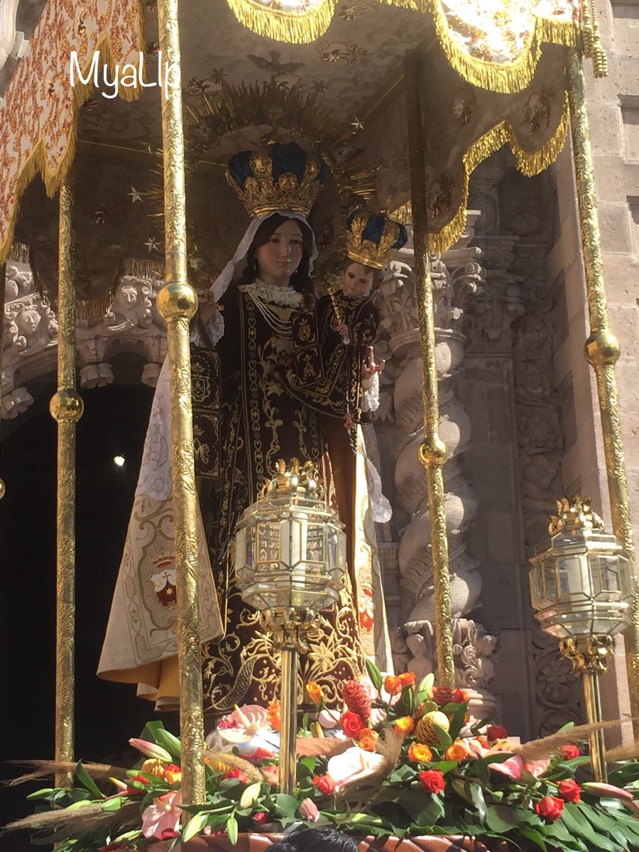 MyaLlp's tweet photo. Inicia mes de Julio y mi estómago siente mariposas por festividades de Flor del Carmelo 🥰 y mi 💖 mucho amor ☺️
Los Marianos también tomamos las calles 🌸
Dulcísima Virgen del Carmen delicia,
protege a tus hijos cual Madre propicia 🌟🌸💙😇🙏🏼 https://t.co/jlgB2znPxB