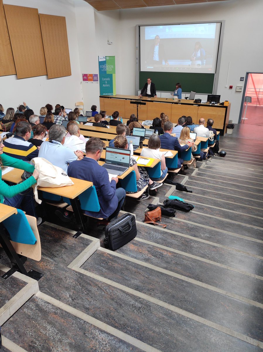 RennesUniv's tweet photo. @UnivRennes1 au carrefour des réseaux pro du sup
L'été est propice aux séminaires d'équipes et de #réseaux pour s'accorder le temps de prendre de la hauteur avant la rentrée. 
Après avoir accueilli @AssoDGS les 23/24 juin, bienvenue à la #COURROIE et @comosup cette semaine #ESR https://t.co/b4tsWPiWpt