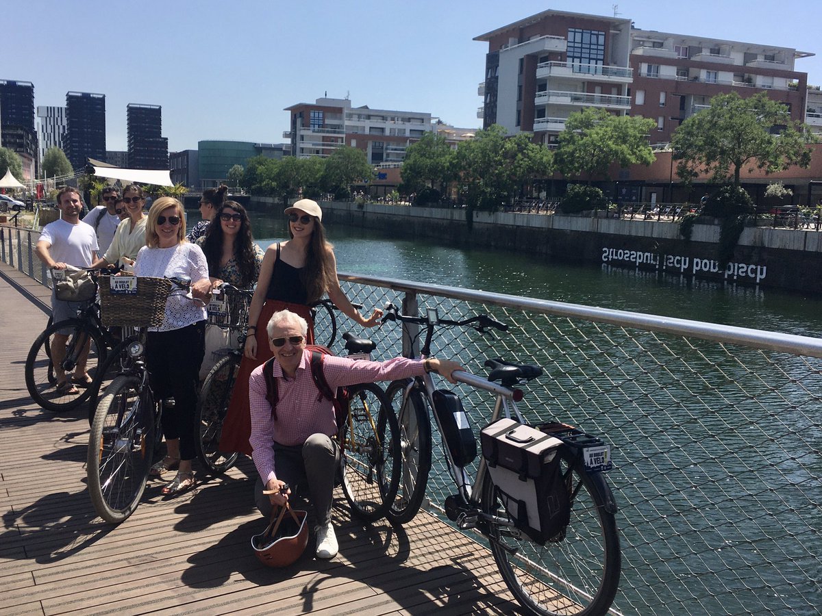 Strossburi isch bombisch…et voilà, l’équipe de la <a href="/MDE_Strasbourg/">Maison de l'Emploi</a> aussi! 1570km en 🚴‍♀️, 25 balises trouvées, 2 pneus crevés et surtout beaucoup de plaisir - notre bilan après un mois de challenge #auboulotavelo Bravo!!👏🤩