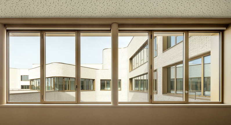 AgenceEngasser's tweet photo. [PROJET] Visite

Le Département de la @seinesaintdenis et le @93Caue vous propose une visite du collège Jean Vilar à La Courneuve réalisé par l'@AgenceEngasser 

Inscription gratuite ici : https://t.co/hMGywfbUQ7

#engasser #architecture #teamarchi #scolaire #collège https://t.co/OknfgbabgH