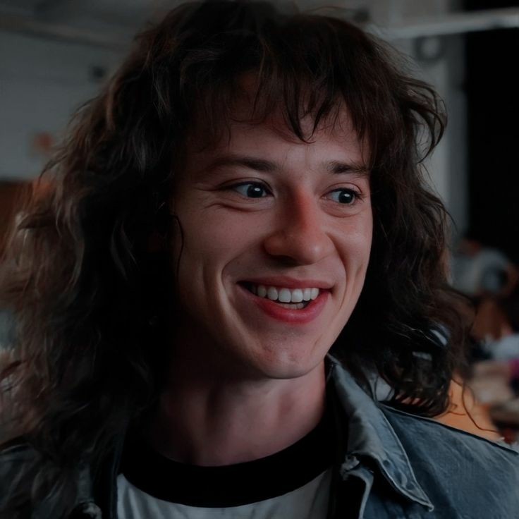 BLL_eddie's tweet photo. Eu tô chorando e não é pouco⚰⚰
#EDDIEMUNSON 🎸🎸
#StrangerThings4 
#StrangerThings4Vol2 https://t.co/ZKcdy9O4xu