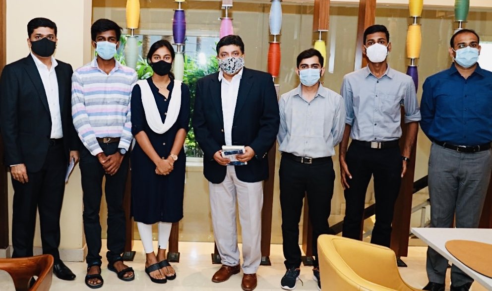 TeamSeaSakthi's tweet image. Team Sea Sakthi feels immensely blessed upon meeting Honourable Finance Minister of Tamil Nadu Dr. P Thiaga Rajan. 

@ptrmadurai wished the best for the team to win the championship in Monaco Energy Boat Challenge. The team was also heartily congratulated by Dr. G S Sameeran IAS.