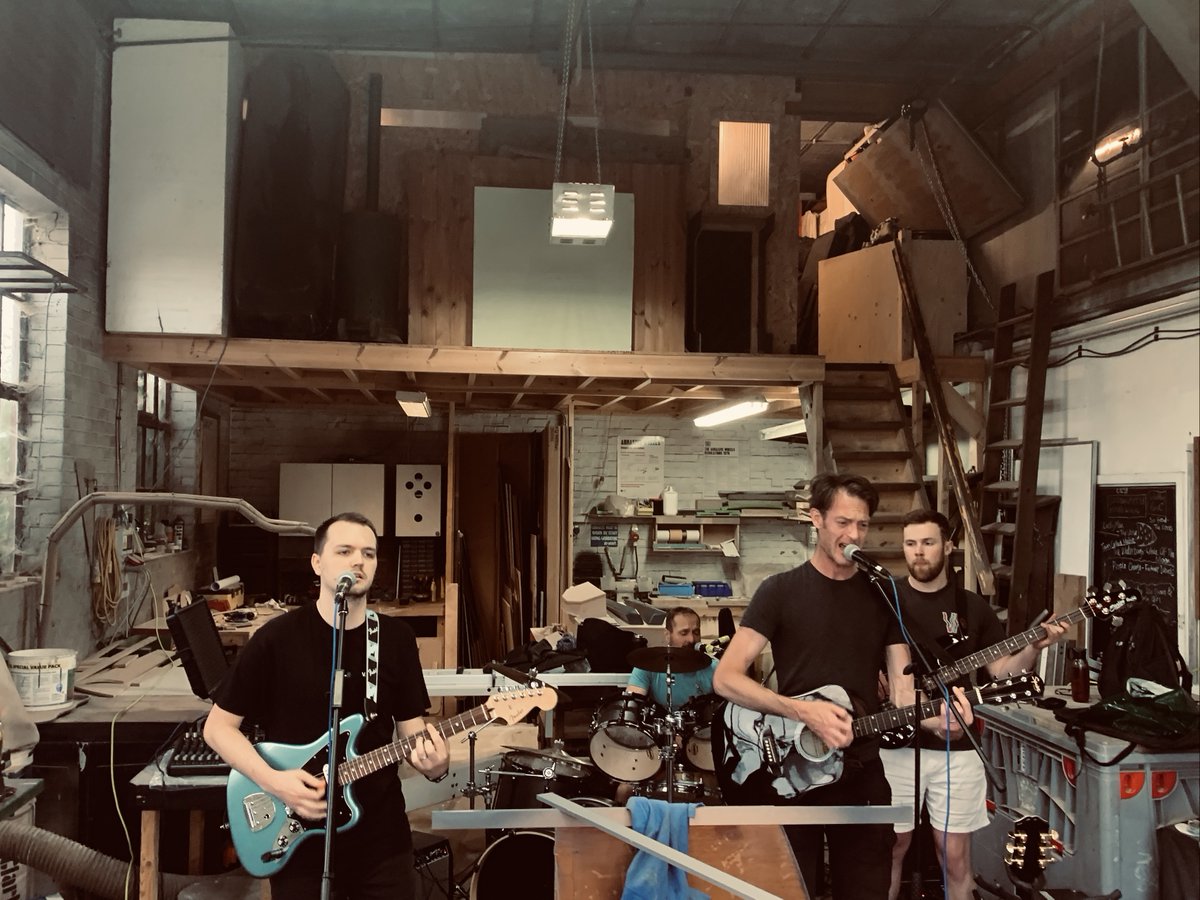 AlliteratesBand's tweet photo. A quick top &amp; tail last night down at Mac's Shack in preparation for our show tonight (Fri 1/7) at @theFarehamPub including a new song to add to the set! Looking forward to seeing you there from 9pm x https://t.co/XLibTouD95