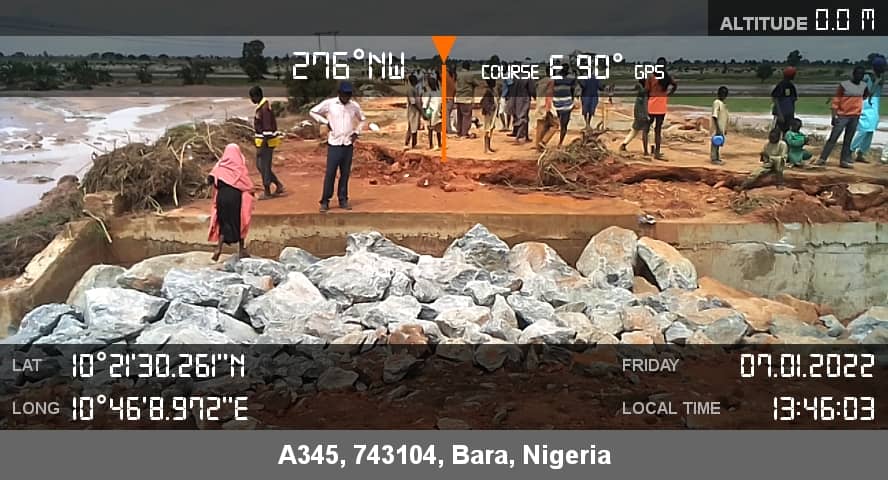 FedRoadsNGR's tweet photo. Situation report along Bauchi- Gombe road: After a heavy down pour at Bara village, the road cutoff at different locations, where @FMWHNIG contractor is working. The contractor is back filling the cutoffs with boulders. Motorists are advised to use alternative roads. Thank you https://t.co/My47QL8Smz