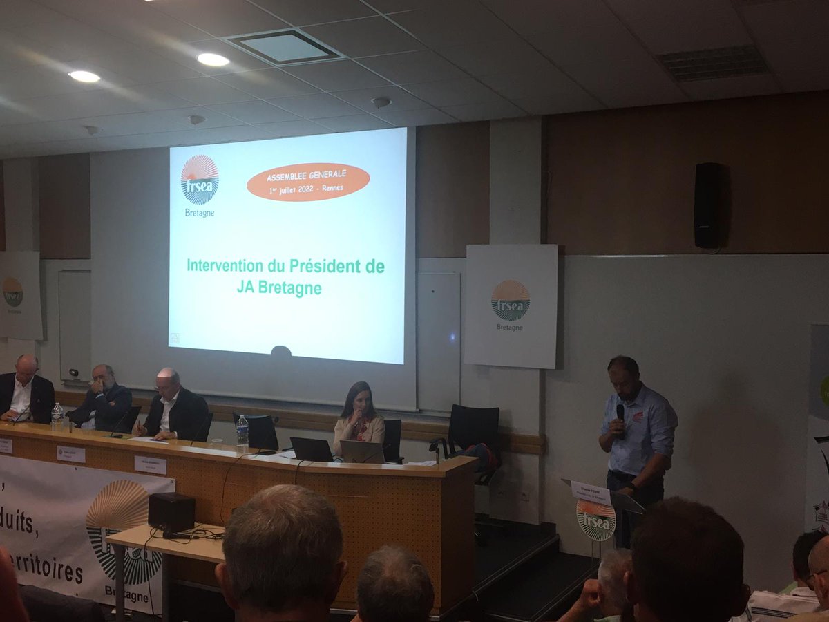 " Revons d un monde ou le profit reviendrait a ceux qui mettent leur energie à  produire l agriculture la pluq durable au monde plutôt qu a ceux qui se cotentent de ramasser les billets." Charles Fossé president JAB a l AG <a href="/FRSEA_Bretagne/">FRSEA Bretagne</a>