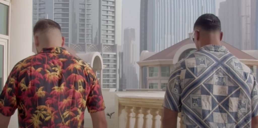 Soso Maness retrouve Maes pour son morceau Parapluie [Clip] raprnb.com/2022/07/01/sos…