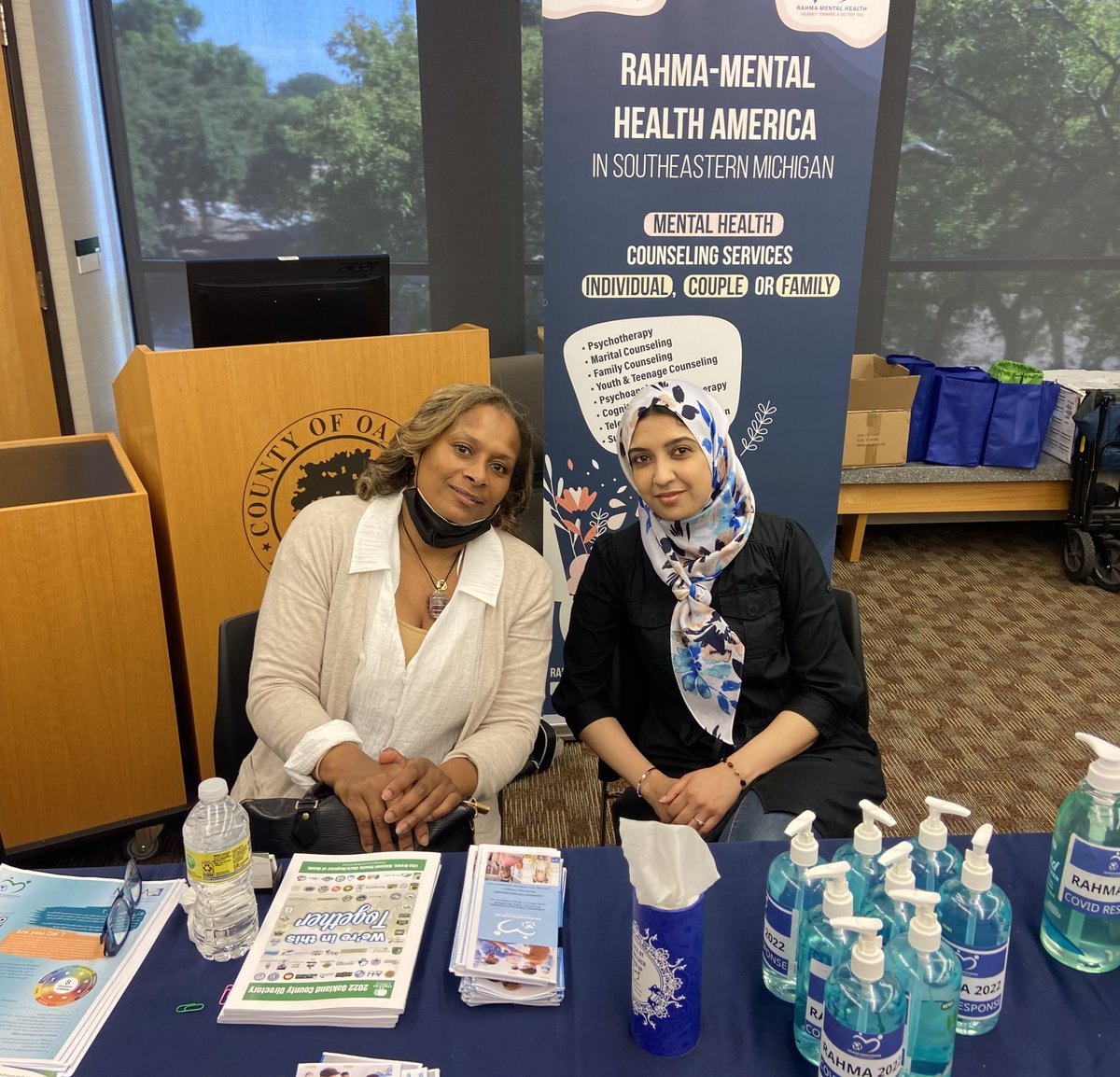 OakGovEO's tweet photo. #OaklandCounty was happy to host local veterans at @OakGov Veterans' Services' Resource Fair at the @OakGovEO building yesterday. 🎖️@AdvantageOak Dir. @IngridTighe, @OaklandMIWorks!, @1043WOMC &amp; our partners were on site to chat, distribute giveaways &amp; provide critical resources. https://t.co/VP7A0YONr3