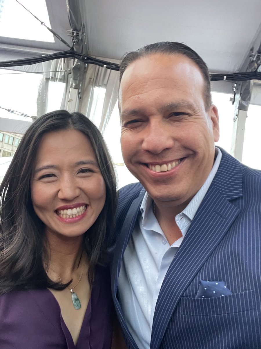 JuniorPepen's tweet photo. Fue un placer compartir con la Alcaldesa de Boston @wutrain #InaugurationNight https://t.co/ojZ69HgNe4