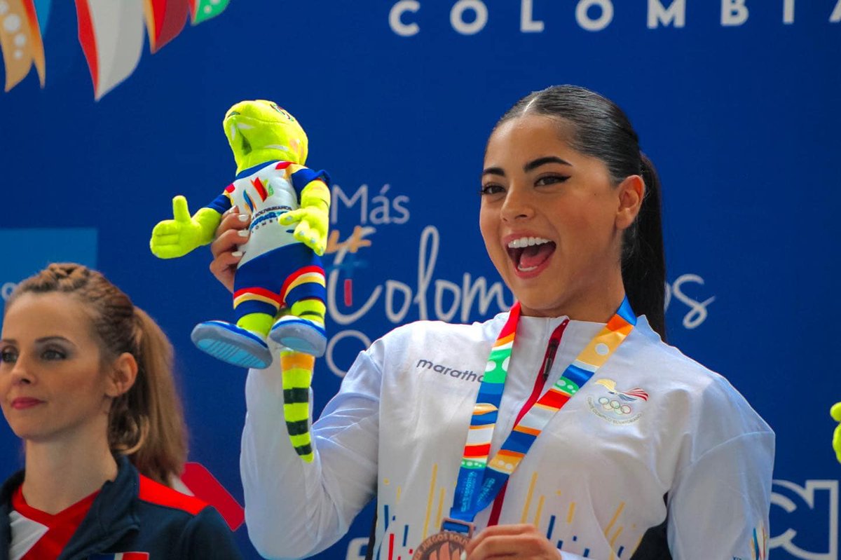 ConcePichincha's tweet photo. 🎉 #FelizViernes 
#TeamPichincha https://t.co/piDYLQwoF5