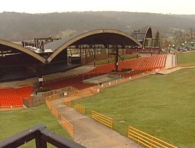 DMBTattoo's tweet photo. She’s waiting…..@AVMTheatre #DMB #AlpineMFValley follow us on Instagram for weekend updates & shenanigans! Search dmbtattoo https://t.co/ZvDtfWIOtx