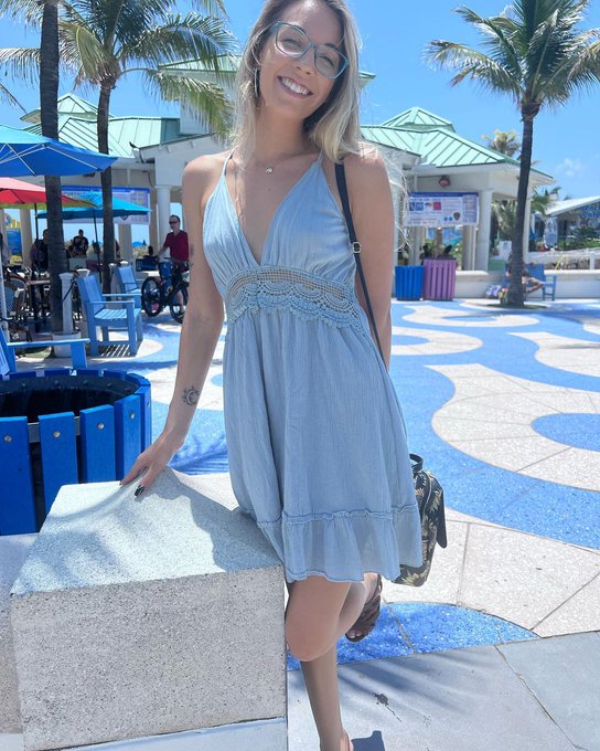 It&rsquo;s nearly impossible to make lunch on the beach any better. Just goes to show that the impossible can<a href="/tag/lunamars"class="tags"><span>#lunamars</span></a>