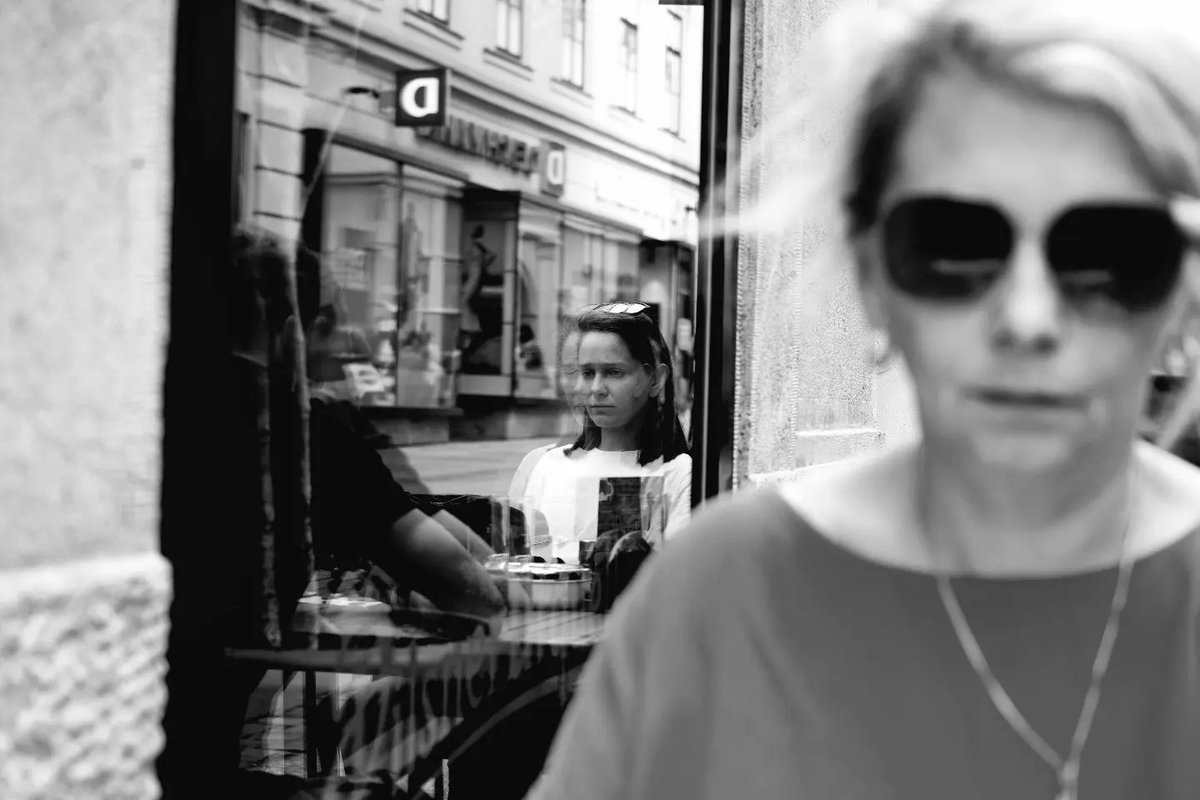 StreetphotoW's tweet photo. In the reflection - Brno, Czech 2022
#bnw #bnwphotography
#streetphotography #burnmyeye #photoobserve #observecollective #ourstreets #Streetshot #StreetPhotographer #street #urban #urbanphotography #streetlife #photographer #citylife #in_public_streets https://t.co/DtITqi4K6K