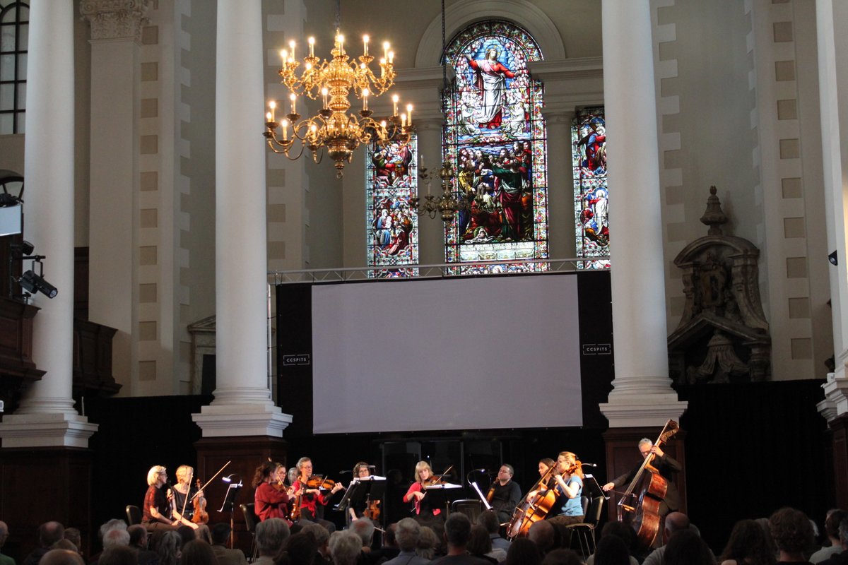 SpitsMusic's tweet photo. Wow! Last night's opening festival event was splendid!
Here's Professor James Sparks and @CityLdnSinfonia, in the beautiful @ccspits. Great time discussing the mathematical genius of Bach, illustrated by a performance of the Goldberg Variations.🎶 https://t.co/2pTjYKLDrb