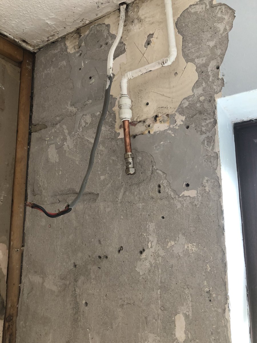 pdtasker30's tweet photo. Thank you @BandQ for your 2 emails today regarding my bathroom completion and hoping I’m satisfied enjoying my new space ! - as you can I’m thrilled #stilloutofpocket !!! 😡😡😡 https://t.co/QErQXoaLyA
