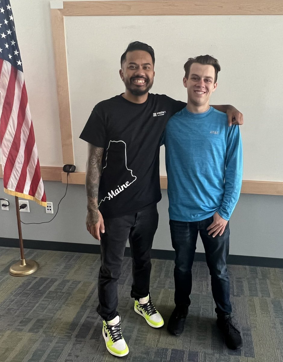 Teaming up with the Maine Mall for a FirstNet table day in Scarborough! <a href="/dara_kheang/">Dara Kheang</a> with the Maine FirstNet swag! @ATT_MIKE_G <a href="/LillardDerick/">Derick Lillard</a> <a href="/emilywiper/">Emily Wiper</a>