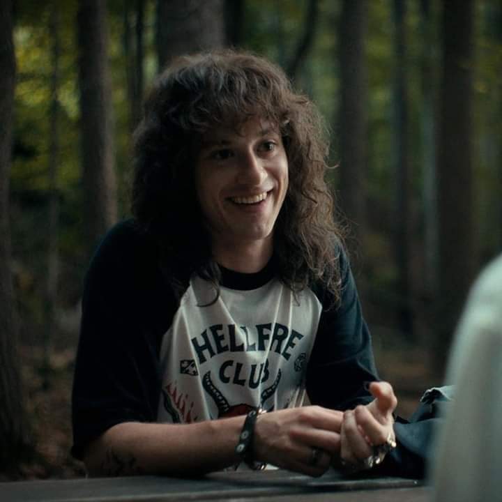 BLL_eddie's tweet photo. A estrelinha mais corajosa que já conheci 
Esse foi seu ano, seu último ano 
Descanse em paz meu metalleiro pequenino
#StrangerThings4 https://t.co/TpkDgoju0s