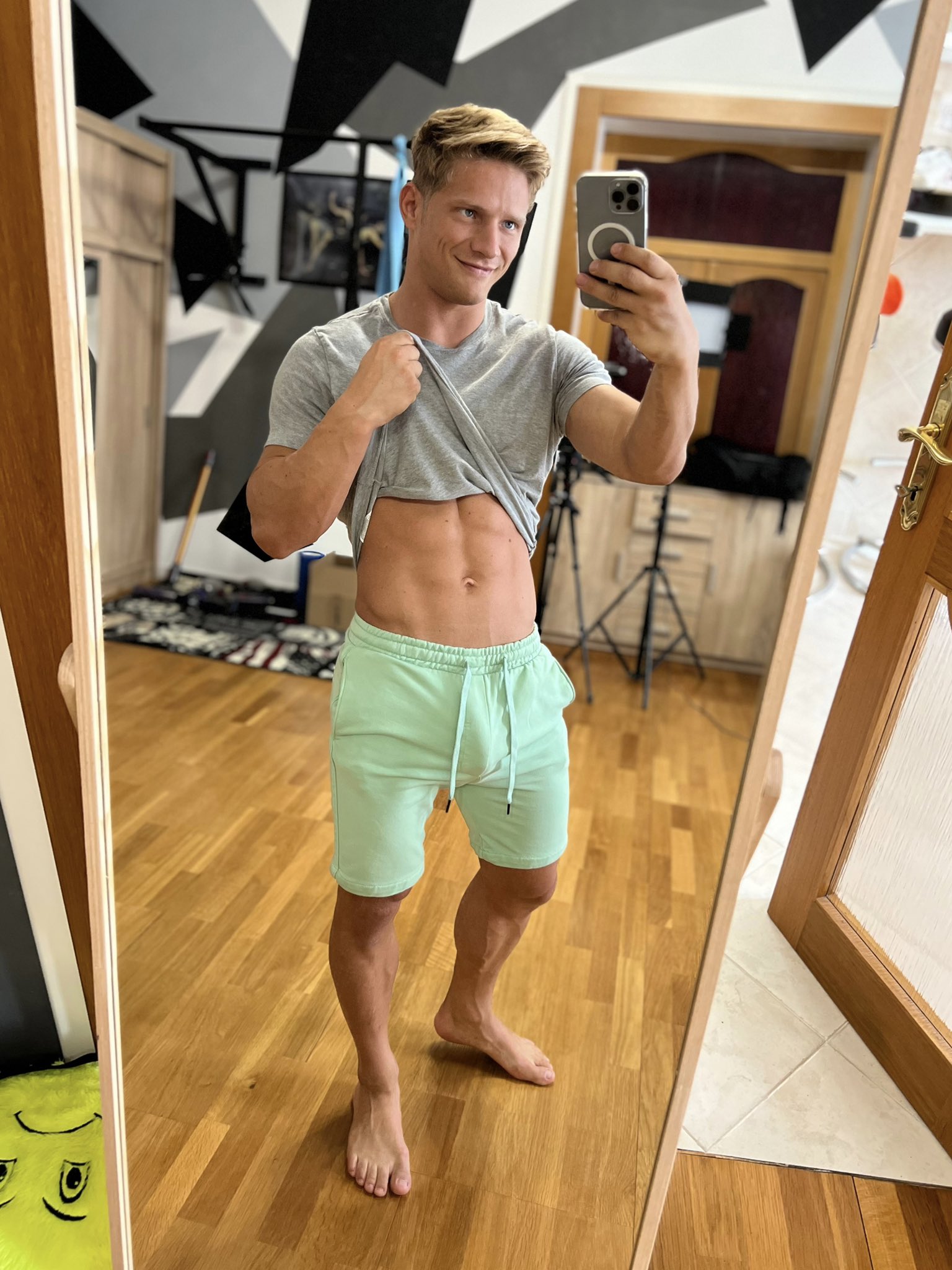 DanielKnightFans on Twitter: "Rt if u like 🍆? 🤩 https://t.co/skNBgSfZ0l