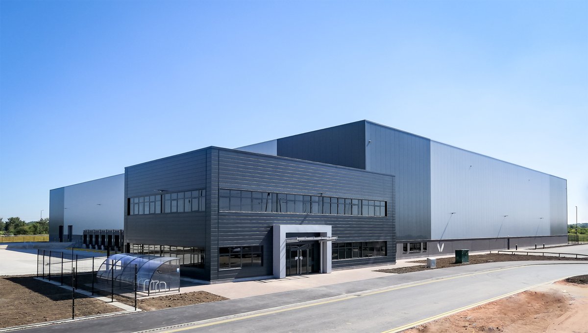 A further letting now agreed at iPort in #Doncaster: <a href="/europoolsystem/">Euro Pool System</a> , one of the leading #logistics companies of reusable packaging in the European fresh supply chain has taken the 116,791 sq ft high-quality distribution facility iP1a. 

bit.ly/3ONljl8