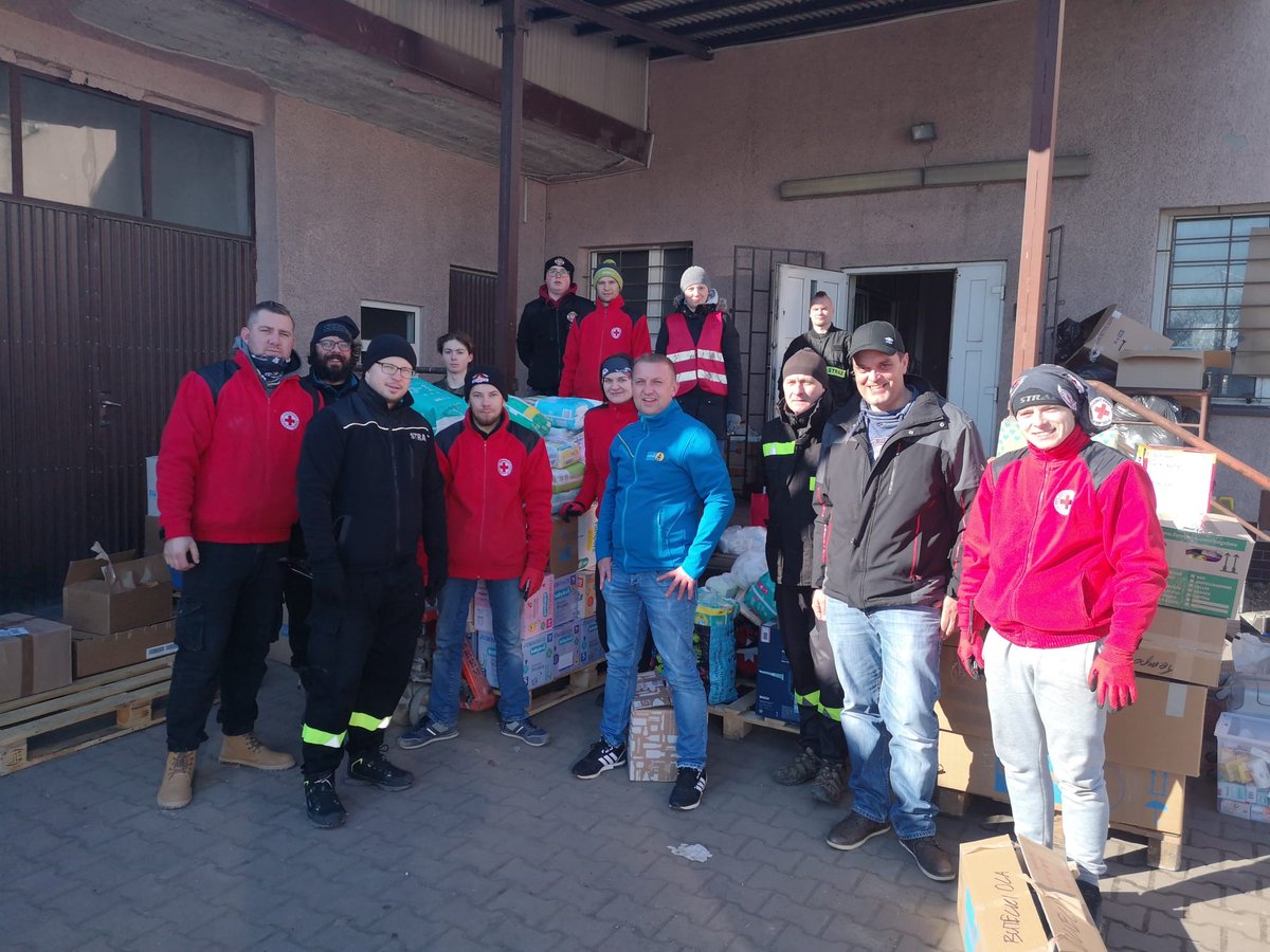 SES_Satellites's tweet photo. We’re very pleased to share this inspiring #SESGivesBack story! SESer Anja Palm teamed up with the Polish Red Cross to raise funds and provide relief supply to Ukraine.
Thank you, Anja, for organising this incredible initiative to support Ukranian communities in need 👏 https://t.co/qm96NncmwR