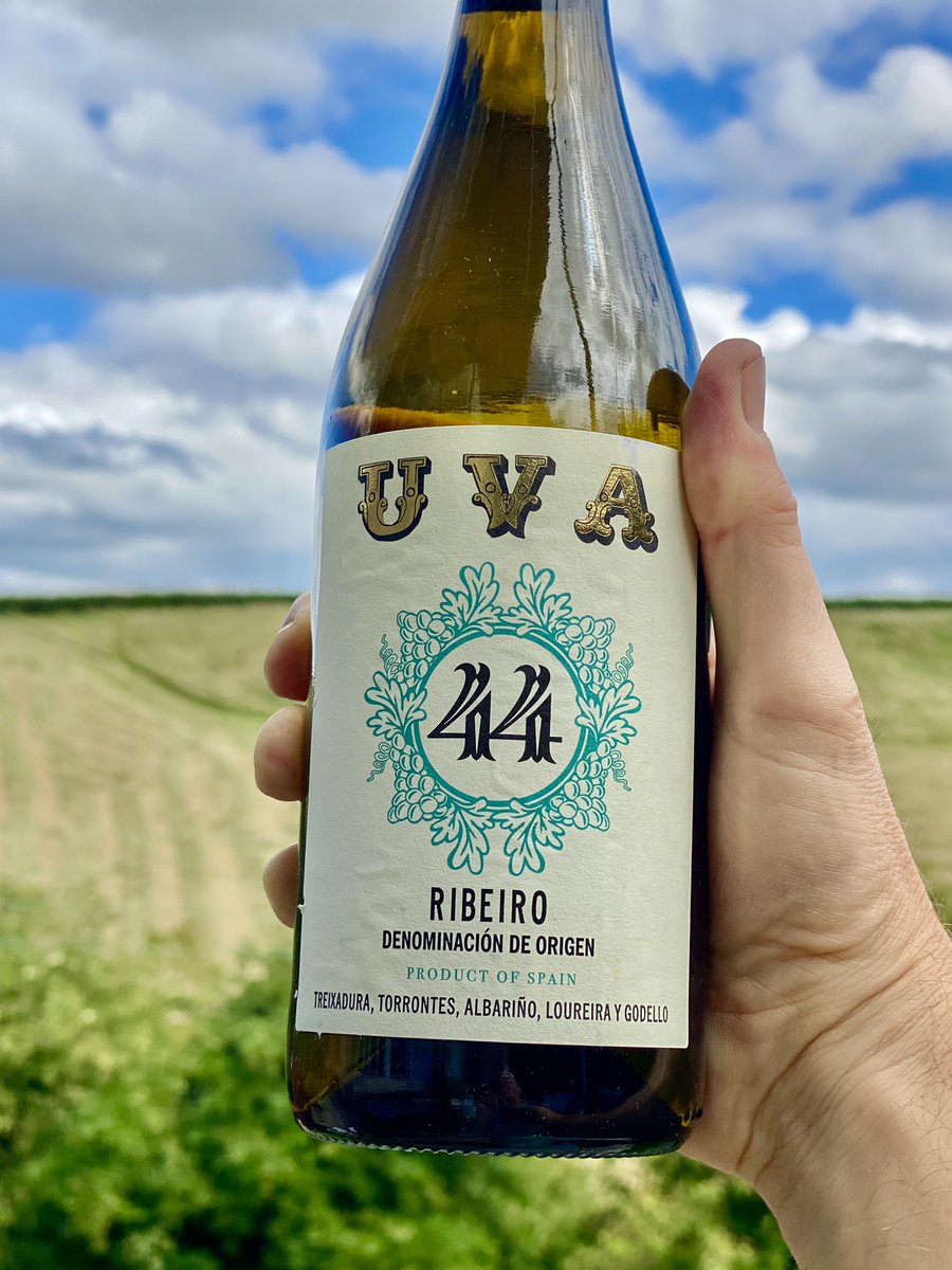 TVsAndyClarke's tweet photo. Yes! My @mercado44shop delivery has arrived! (Thanks for collecting @AlanOShea) The weekend can begin! (Once the bottle’s chilled) #mercado44 #Spanishwine #winesofspain #rebeiro https://t.co/1X8jPFC4Wk