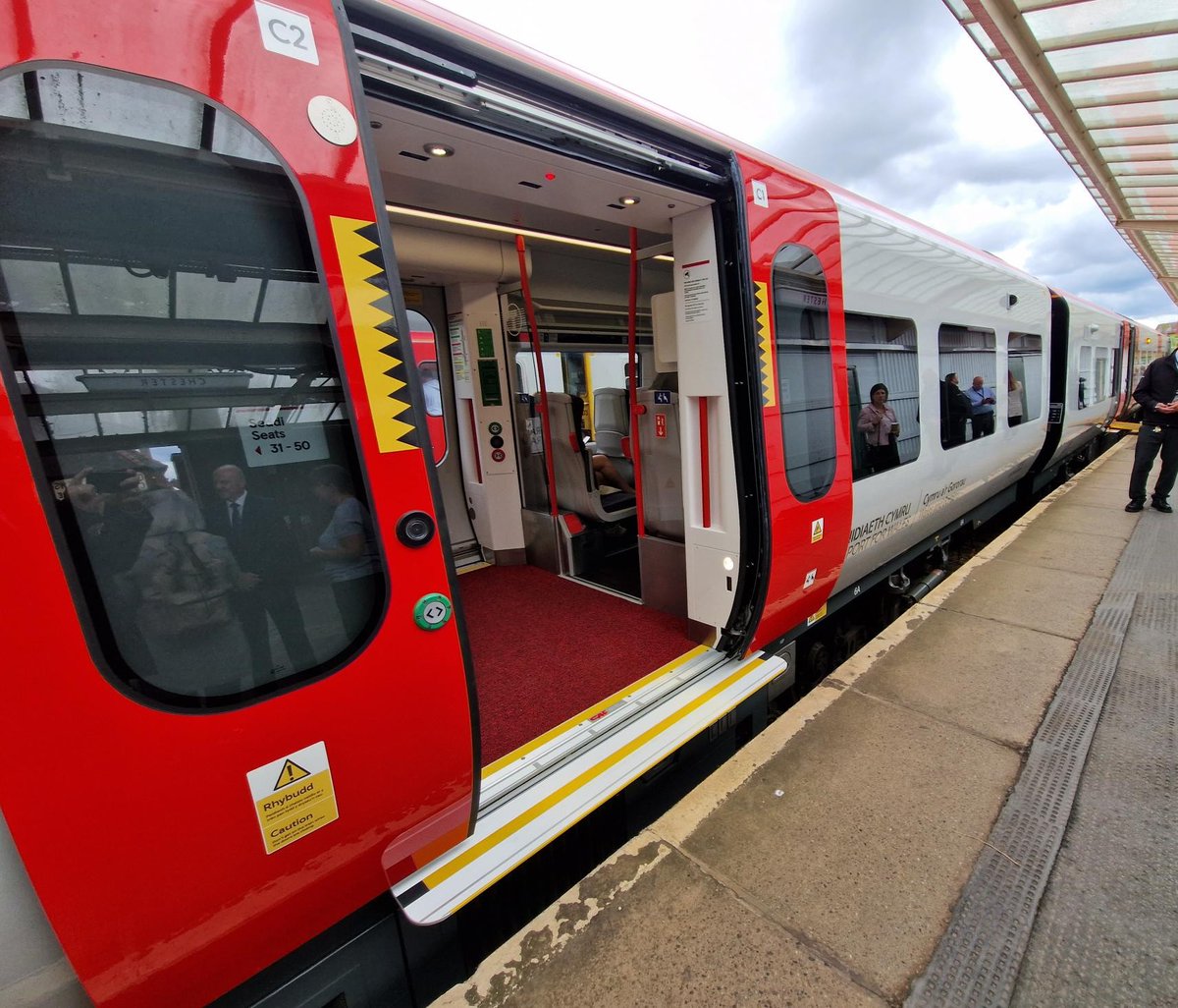 TransportFocus's tweet photo. 🎪 Today we've been in Chester at @transport_wales launch event for their new class 197 train

💫 An impressive looking train that will be going into service on their long-distance routes later this year https://t.co/PWAn013Mim