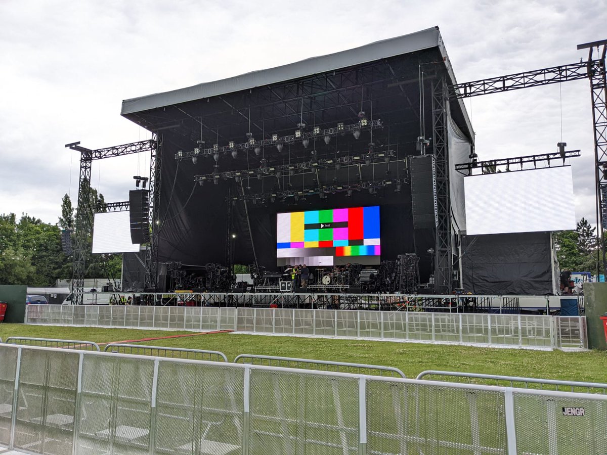 MartinAudioLtd's tweet photo. Its a busy summer season for our amazing rental partners! @SouthWestGroup are straight out of #Glastonbury and onto Tears for Fears at Telford's QE II Arena tonight with MLA, MLA Compact and XE500 monitors. #RigsAtGigs #MartinAudioLive https://t.co/WmBPJfGmJa