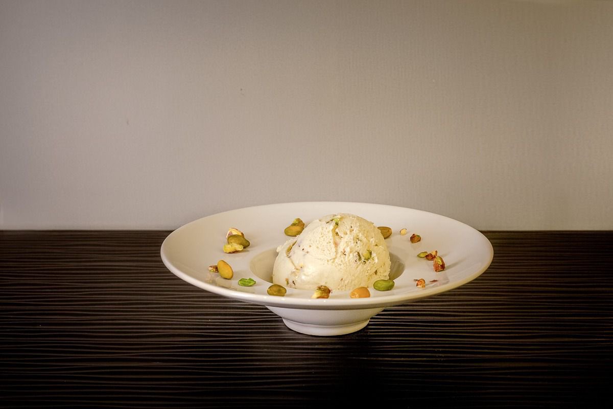 ¿Por qué no presentas nuestro helado de pistacho puro así? Para sorprender a tus invitados.