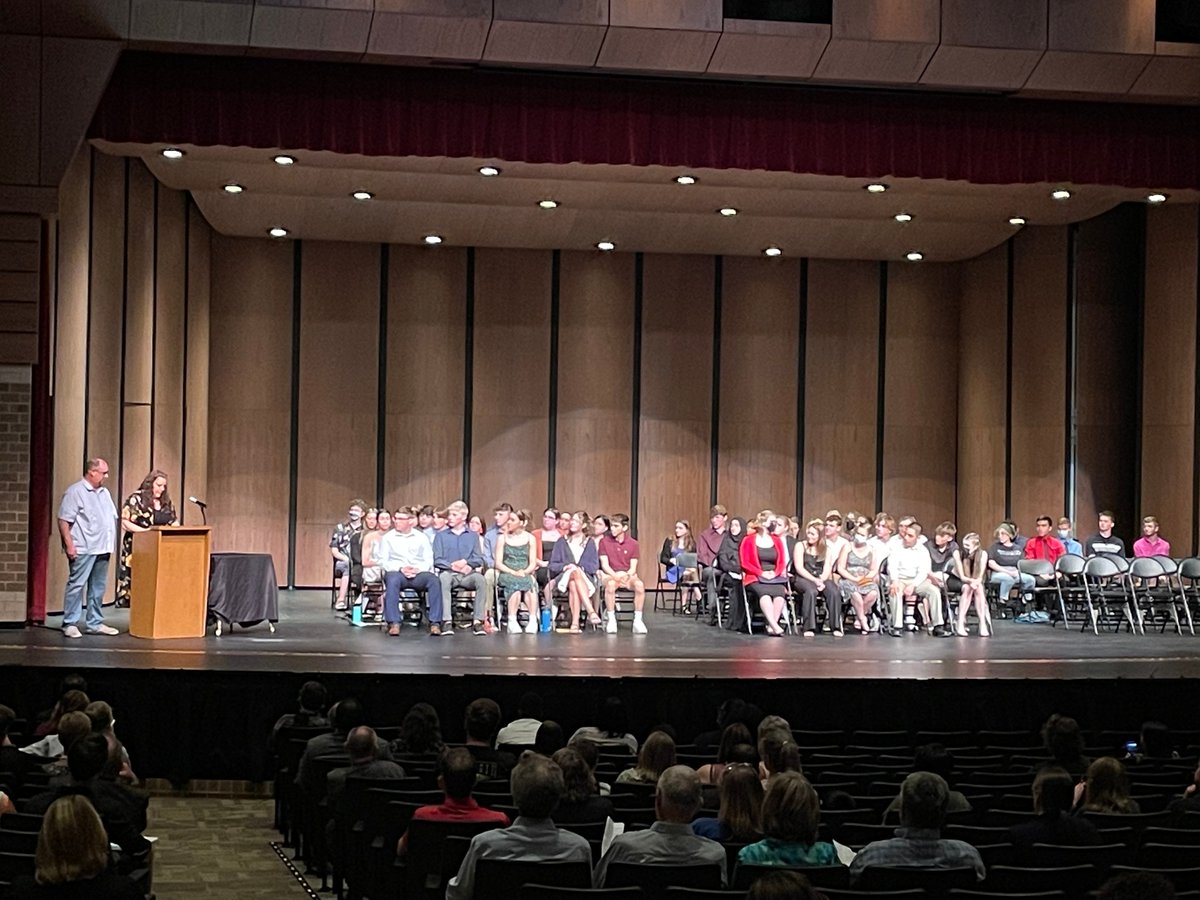 5kScrubRun's tweet photo. Each participant in the 5k Scrub Run helps us continue to offer scholarships to high school seniors at DeKalb High School and Nursing students at Valparaiso University. In May 2022, another student, Sydney Walter, was offered a scholarship for college!
#WhyIRun #Run4Rachel https://t.co/YAnlreNhoc