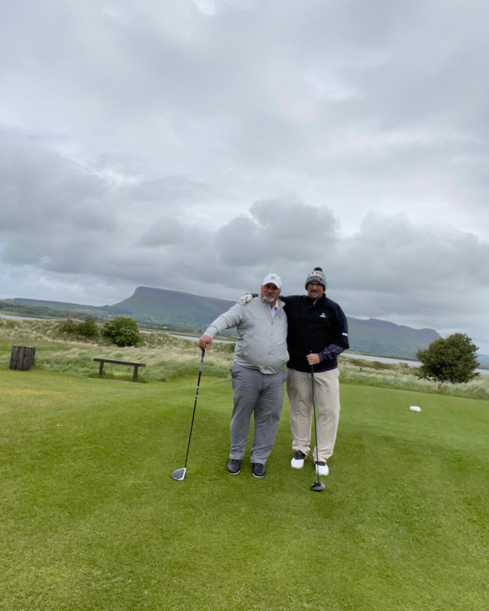 TwoClubWindGuys's tweet image. It’s the people that make Ireland golf so great 
@FairwaysFundays @EREllis323 @kevinmarkham @TheSocialHackR @FionaMeehan @CarneGolfLinks @StrandhillGC @CoSligoGC @EnniscroneGolf