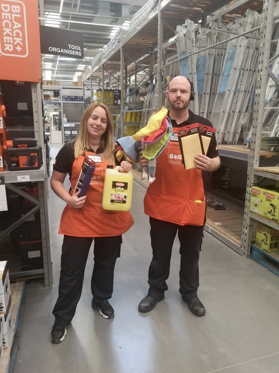 CorporateSPH's tweet photo. Thanks to Halfords and B&amp;Q stores for kindly donating car wash items to supporter (and member of staff) @joannadisomma raising funds for @stpetershospice in the next few weeks. To book your car in for a charity car wash on 7 or 19 July contact Joanne.somma@stpetershospice.org https://t.co/wW6KKZhqfk