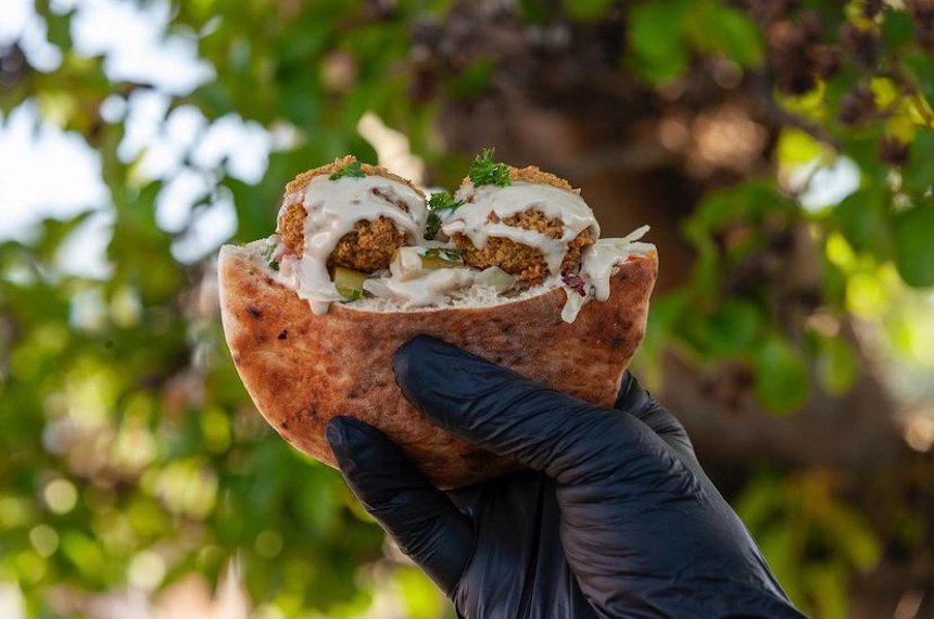 annecohenwrites.com/falafel-on-whe… <a href="/AnneCohenWrites/">Anne Cohen Writes</a> #falafelonwheels #foodie #ShabbatShalom