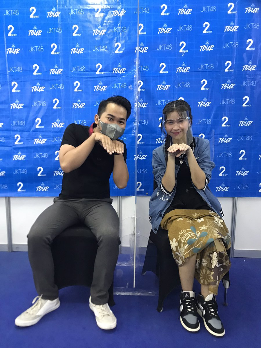 HananDo_'s tweet photo. Serius ga bohong Olla ramah banget :’) #JKT48 #JKT4810thAnnivTour #JKT4810thAnnivTourSemarang @officialJKT48 @F_OllaJKT48 @Olla_TheMiracle https://t.co/pTiMb5WHZL