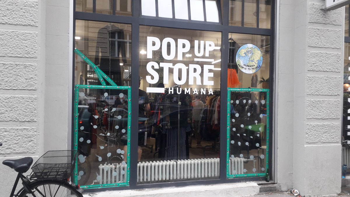 #Kreuzberg zeigt was es von #Humana #PopUpHauAb hält. Der Kiez will euch nicht! Gebt #KischUndCo die Räume zurück.