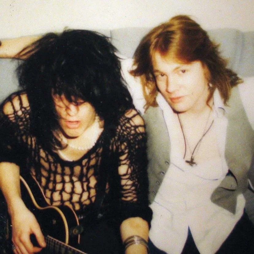 First50GigsS's tweet image. Desde Fairfax High hasta los días dorados de Hollywood y el Sunset Strip, ahora una gira por la costa oeste, ha sido un viaje salvaje en la primera temporada y solo tenemos una pregunta: ¿cuál ha sido su episodio favorito de #First50Gigs hasta ahora? ¡Comenten sus respuestas!