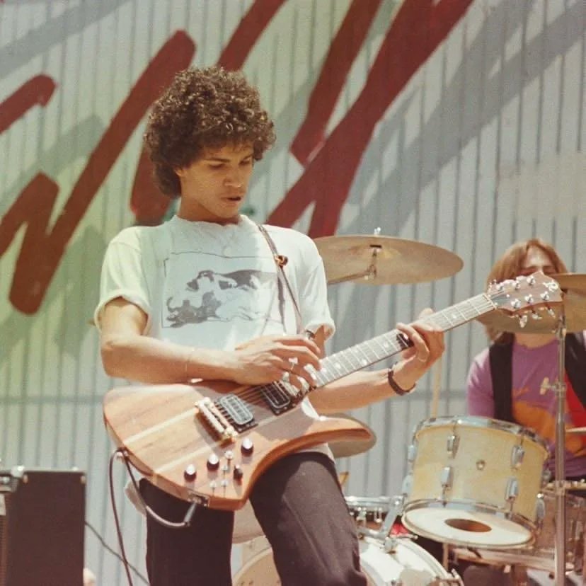 First50GigsS's tweet image. Desde Fairfax High hasta los días dorados de Hollywood y el Sunset Strip, ahora una gira por la costa oeste, ha sido un viaje salvaje en la primera temporada y solo tenemos una pregunta: ¿cuál ha sido su episodio favorito de #First50Gigs hasta ahora? ¡Comenten sus respuestas!