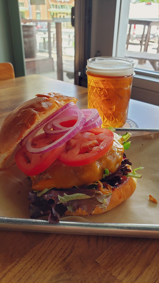 🤤Burgers and beers bring summertime cheer. 🍔

🕓Doors open at 4pm and cornhole is back. Come get in some practice so that you can join us next Thursday to win some swag at the Vecino Thursday Throwdown Cornhole Tournament. Cheers 🍻✨