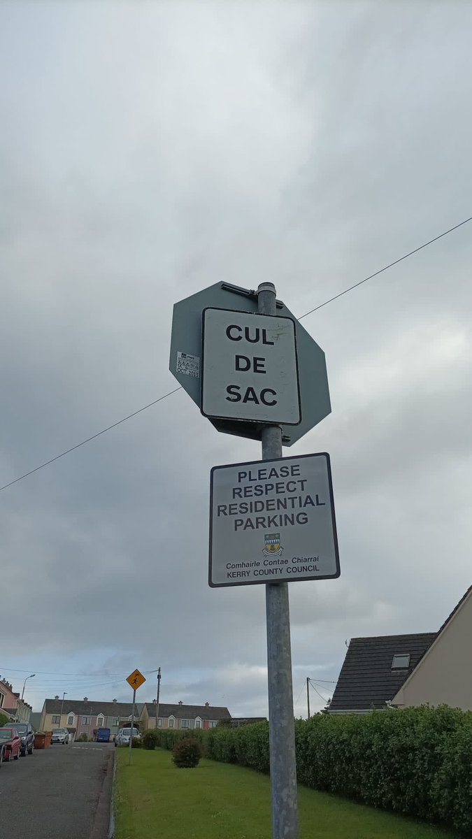 estrassa's tweet photo. @JoEnSeMesIB3 #coolthesuck #culdesac En Pere ens envia això des de Irlanda. https://t.co/bEnhboEeq4