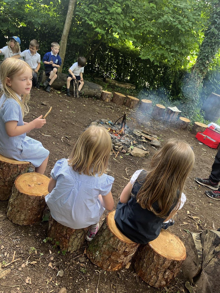 gilwern_school's tweet photo. We have loved our stop in Australia and today enjoyed sharing our #gilwernaroundtheworld journey with colleagues from across South Wales demonstrating how we are realising #curriculumforwales @EAS_ProfLearn @NAELCymru @JamesKent78 #professionlearning https://t.co/hlU1Tps6iL