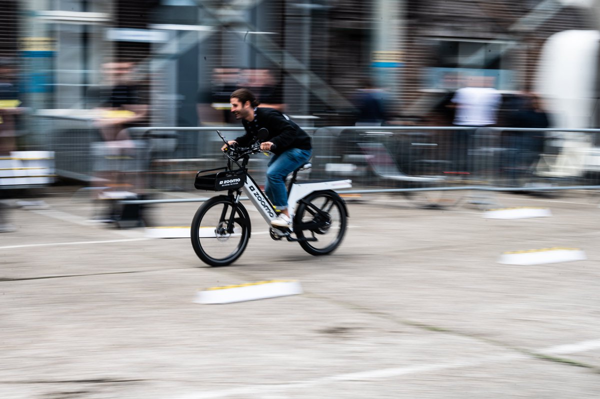 MicromobilityCo's tweet photo. Do you love riding and writing about electric scooters, bikes, boards, and buggies? We may have the dream project for you 🤩🛴

Get in touch to learn more: https://t.co/aFgmNTO9Ez https://t.co/YNl8jQRoy9