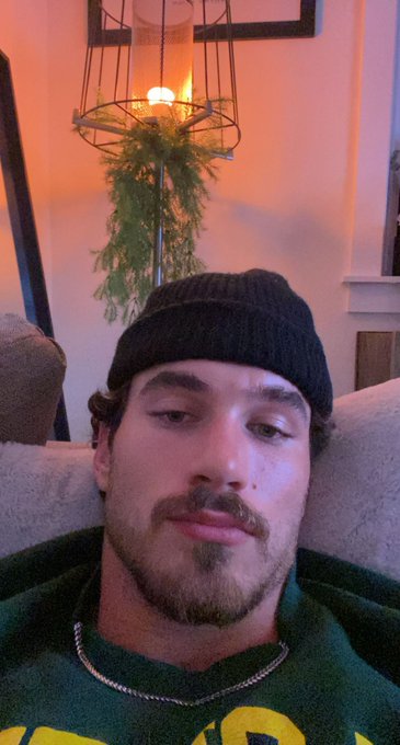 who tryna watch sci-fi movies w me 🪐 https://t.co/DhtelUk9qN